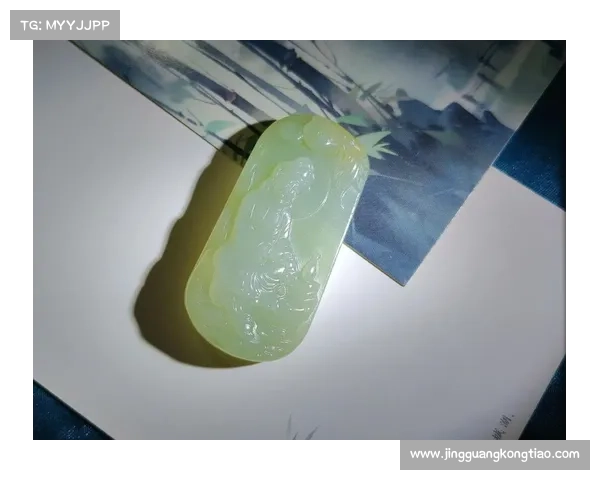 h和田玉雕自在观音佛造像长cm.宽13cm.高24cm.重1316g.